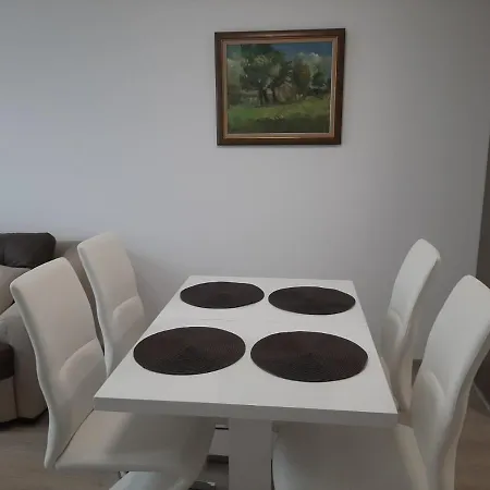 Deluxe 3